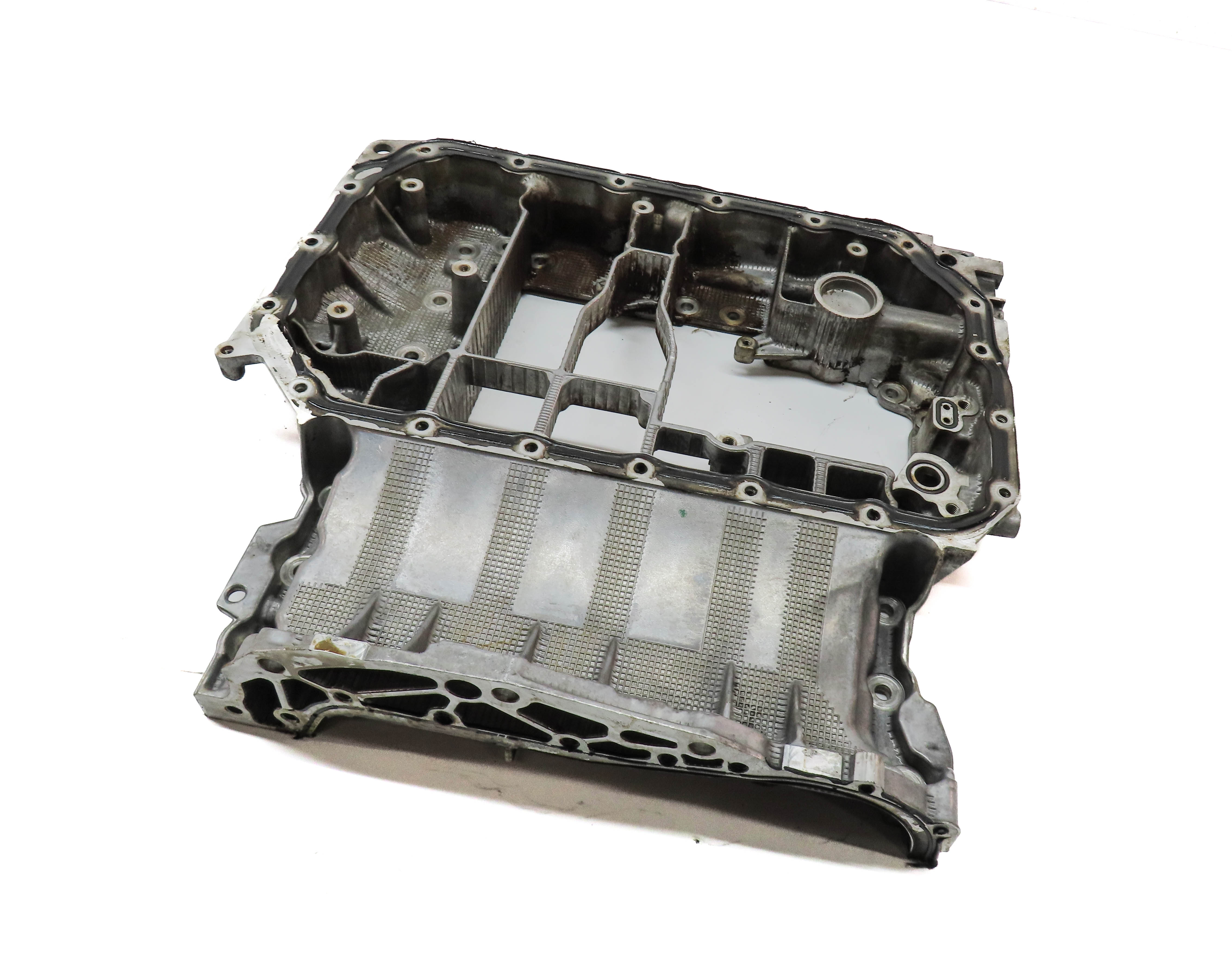 2011 PORSCHE CAYENNE (958) 3.0L (M06.EC) HYBRID UPPER ENGINE OIL PAN — exact item pictured